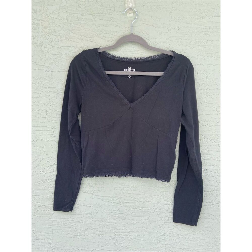Hollister Women's Black Lace Trim Long Sleeve Crop Top Standard Size L